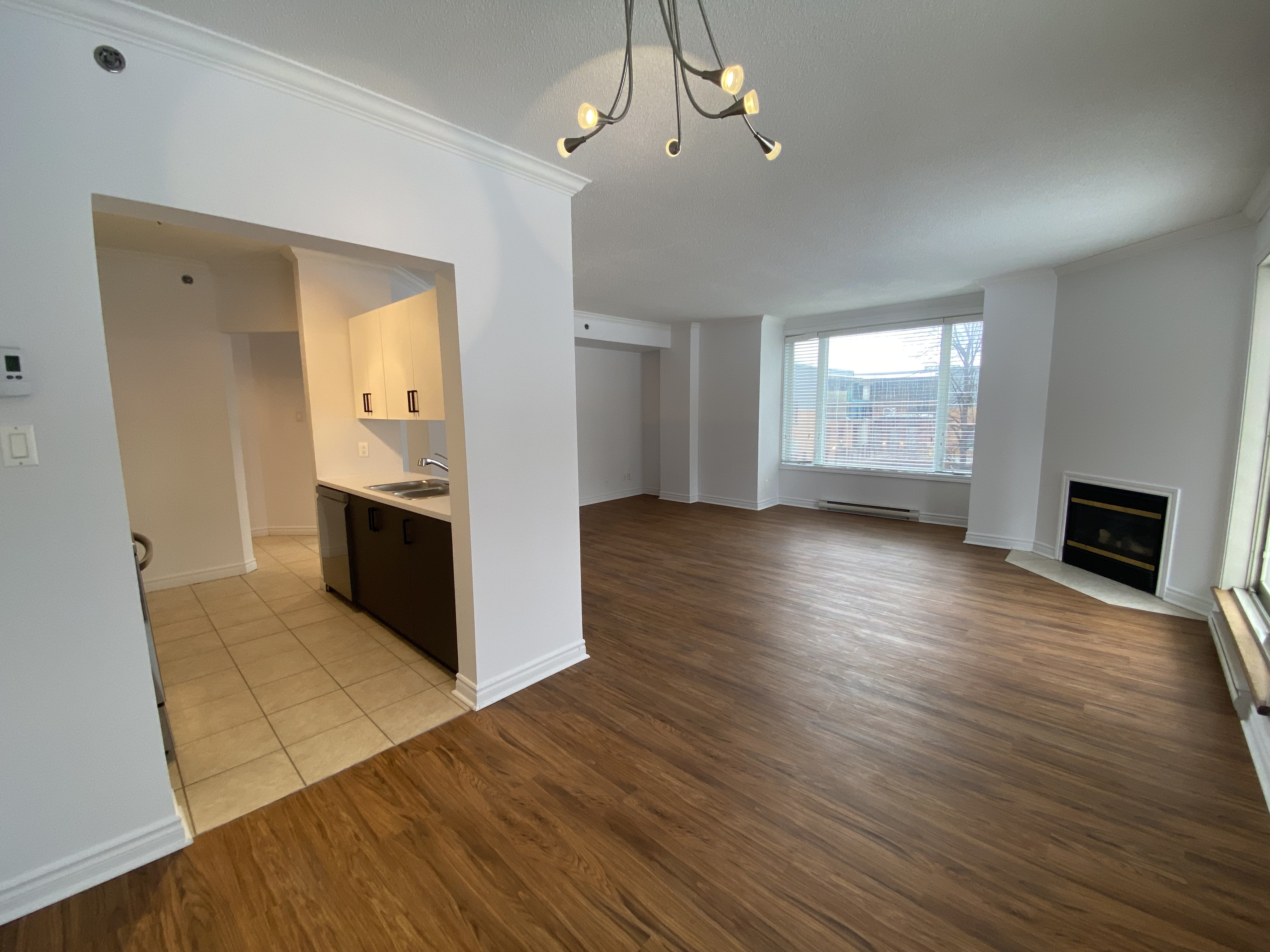 2910 Rue Édouard-Montpetit, Laval, QC H7T 2T5, Canada — photo 1