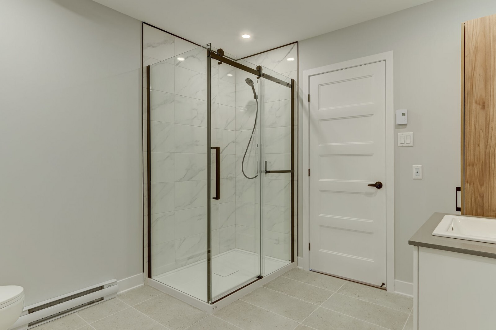 529 Rue des Écuyers, Granby, QC J2J0V3, Canada — photo 1