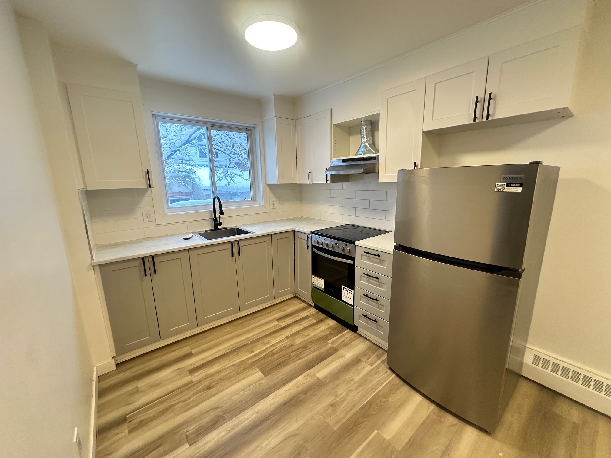 1227 Rue Front, Longueuil, QC J4K 2B4, Canada — photo 1