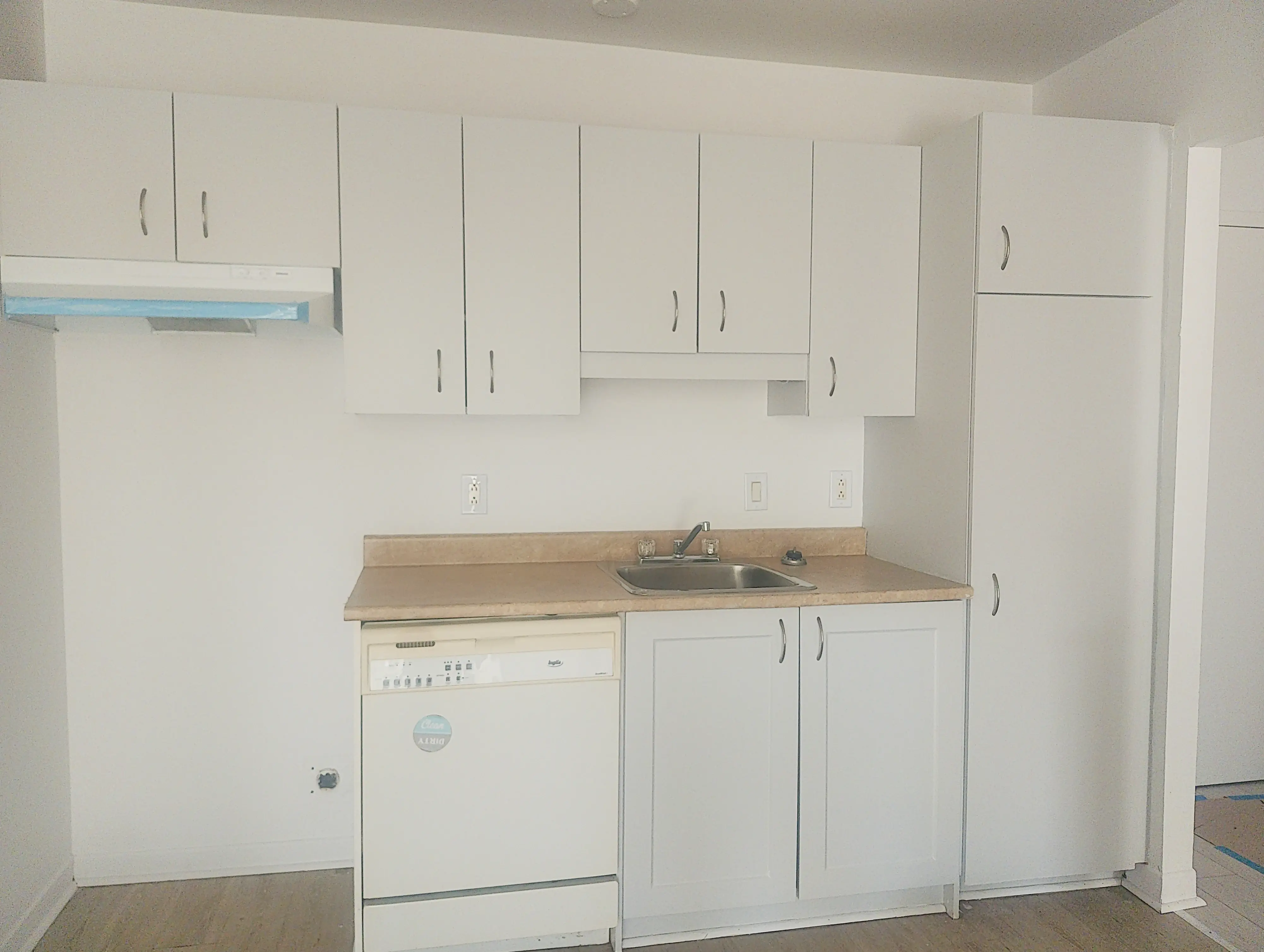1742 Avenue Victoria — photo 1