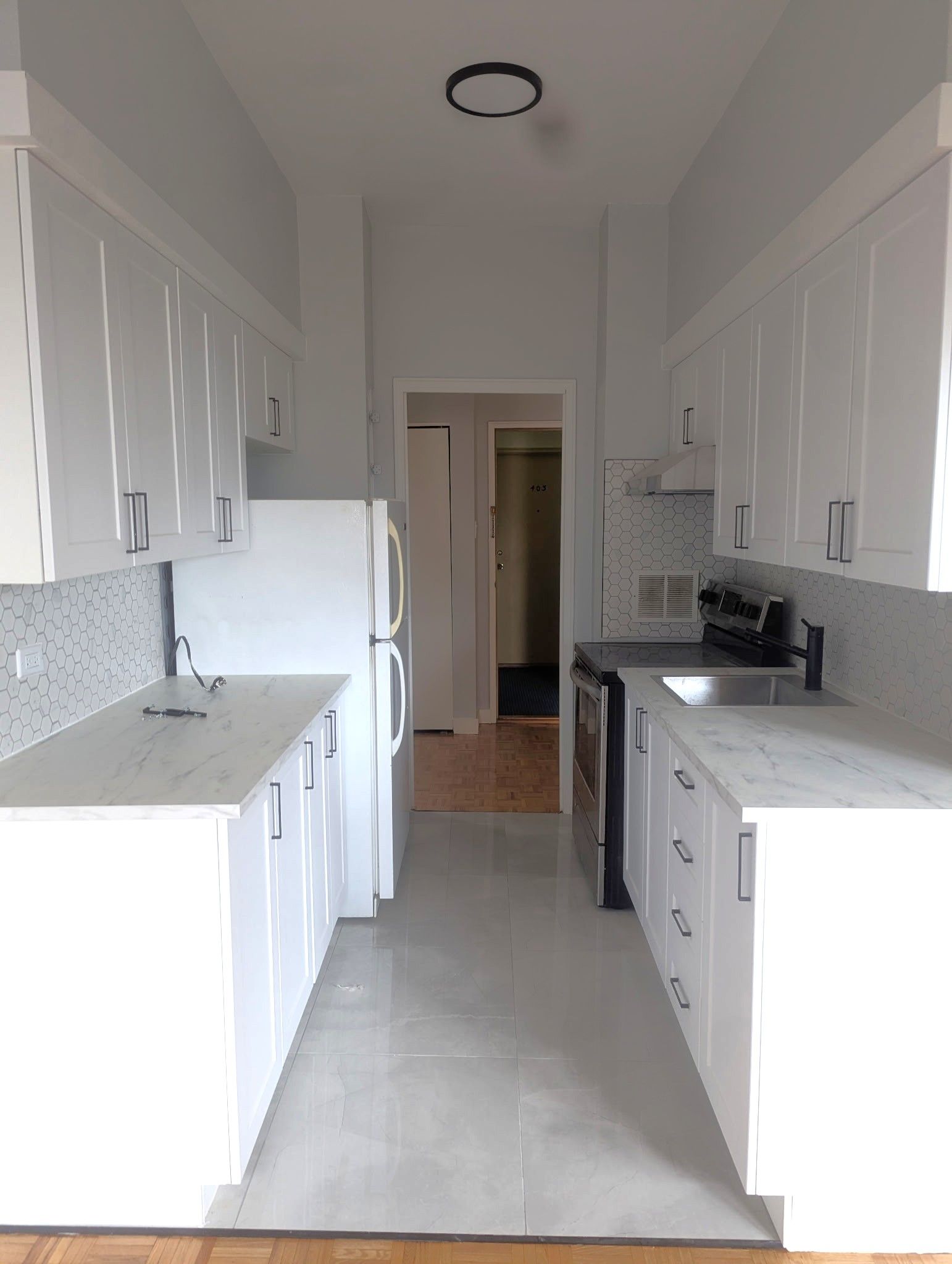 770 Chemin du Bord-du-Lac-Lakeshore — photo 1